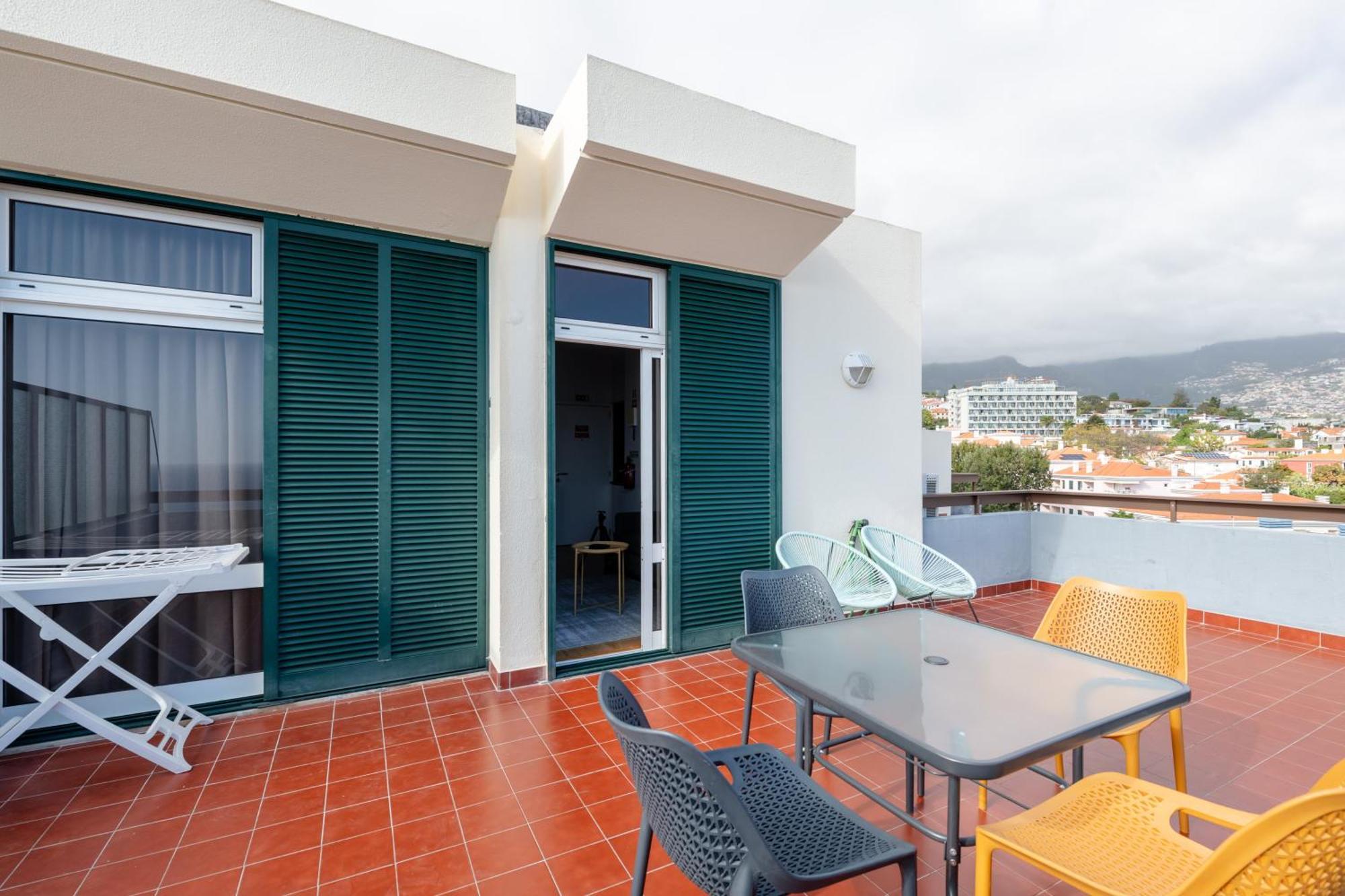 Casa Branca Apartments By Trip2Portugal ฟุงชาล ภายนอก รูปภาพ