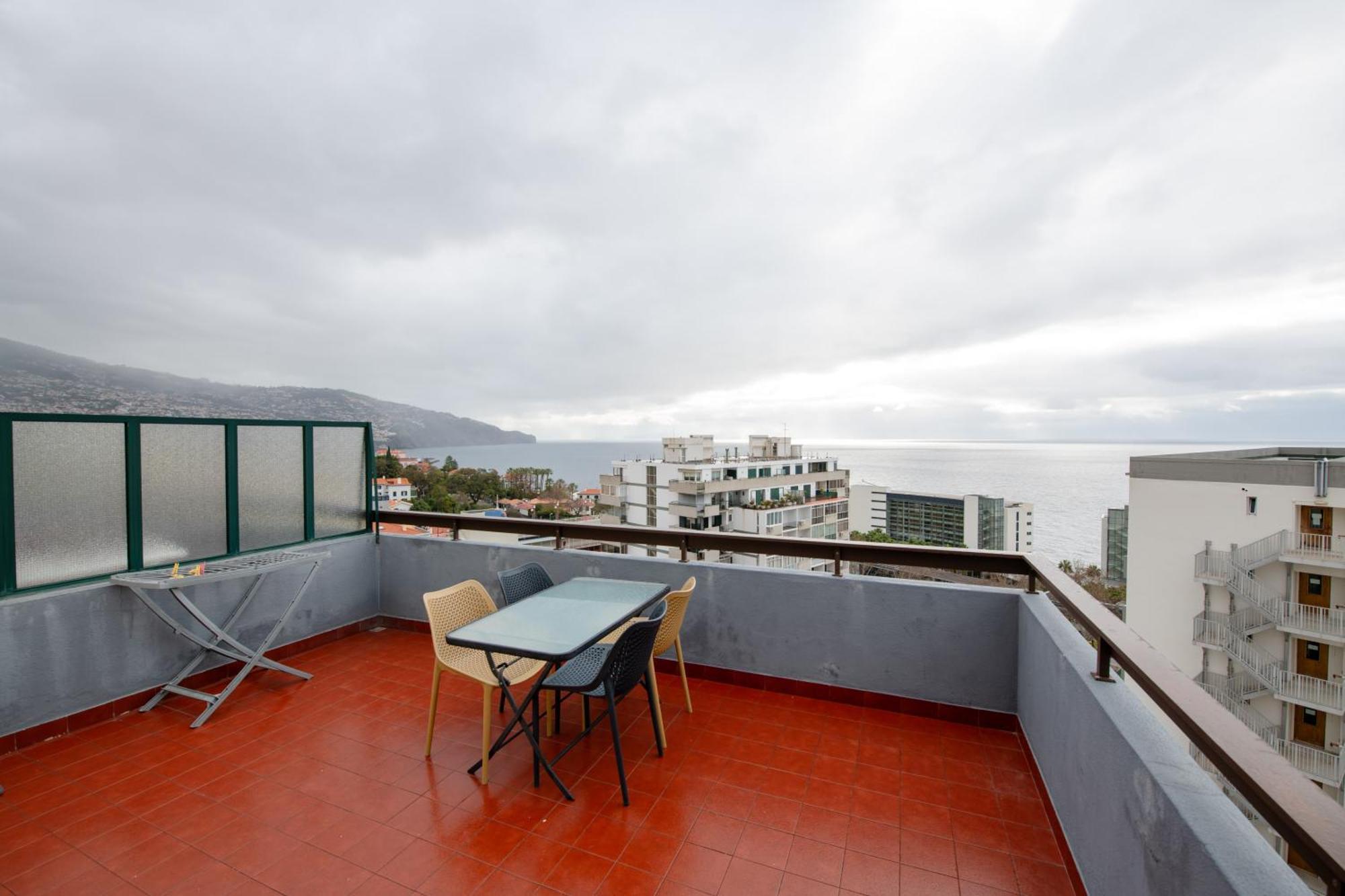 Casa Branca Apartments By Trip2Portugal ฟุงชาล ภายนอก รูปภาพ