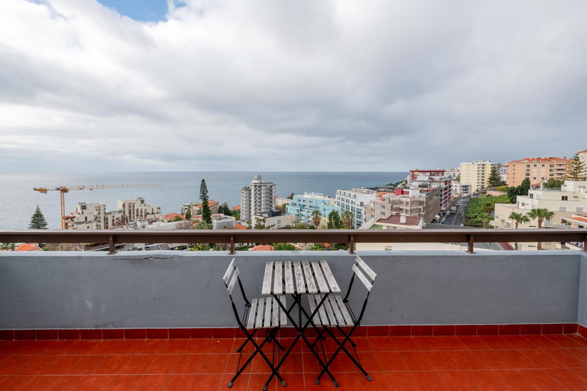 Casa Branca Apartments By Trip2Portugal ฟุงชาล ภายนอก รูปภาพ